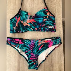 PINK size M floral bikini. Cinched cheeky bottoms.